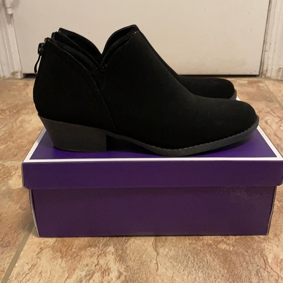 TOP Moda Suede Black Ankle Boots - Picture 4 of 5